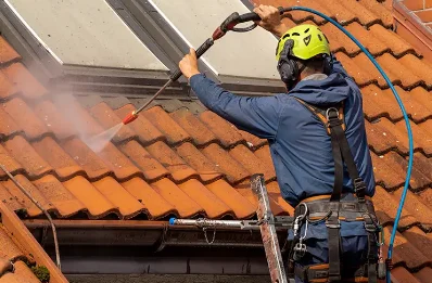 Démoussage et hydrofuge de toiture à Fourcès